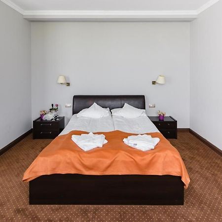 Hotel Opal Zilah Kültér fotó
