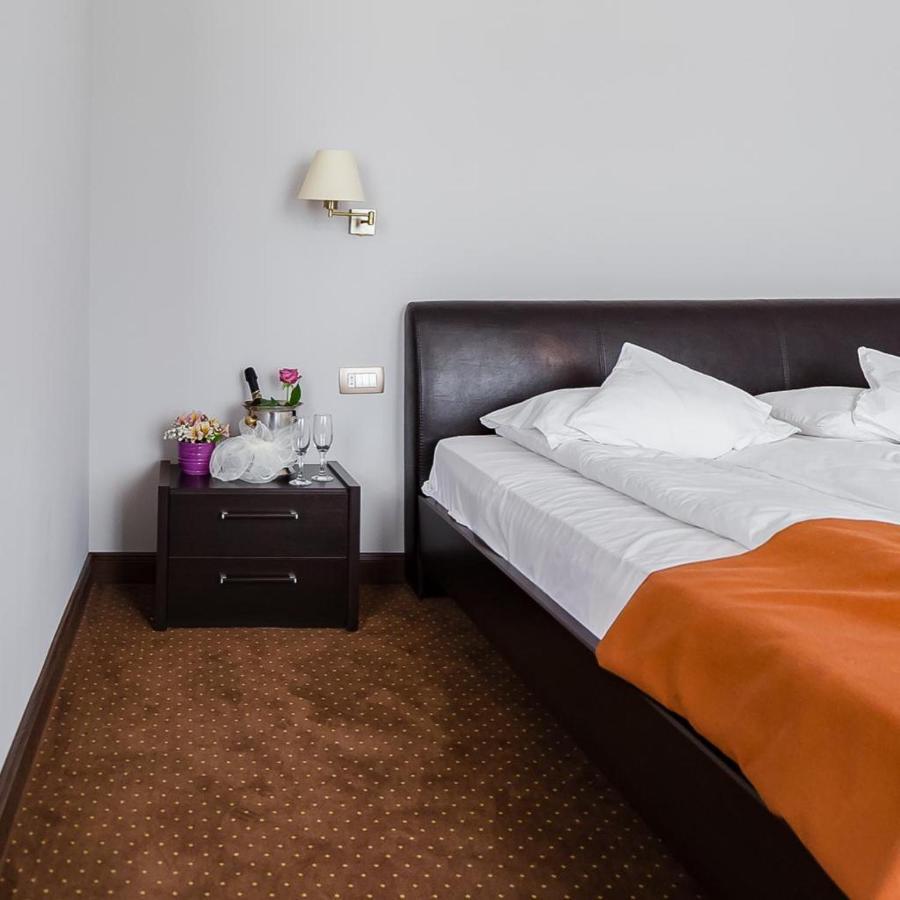 Hotel Opal Zilah Kültér fotó