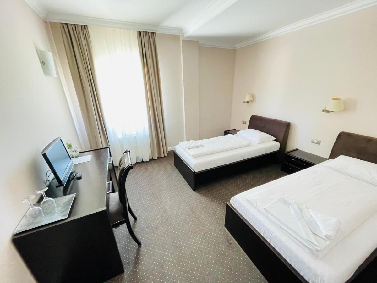 Hotel Opal Zilah Kültér fotó